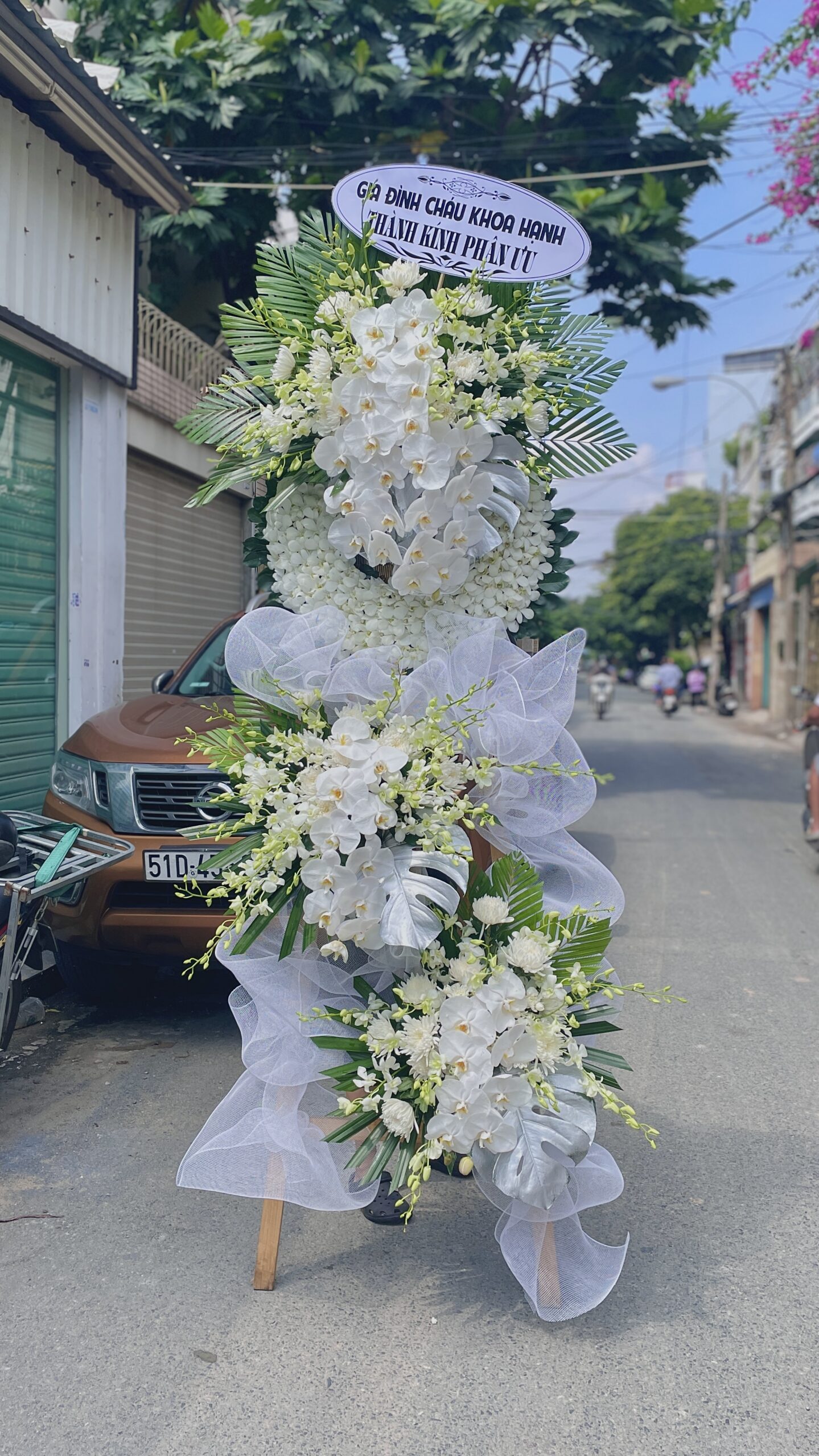 Kệ Hoa Chia Buồn   Tĩnh Lặng   CB04