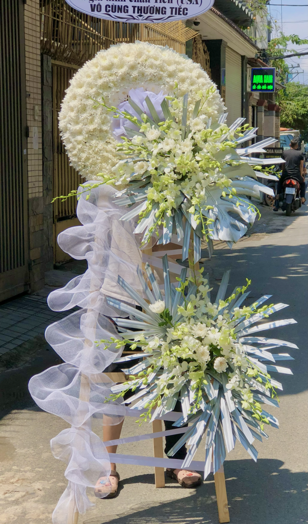 Kệ hoa chia buồn -Vòng Thời Gian - CB09 6 CB09