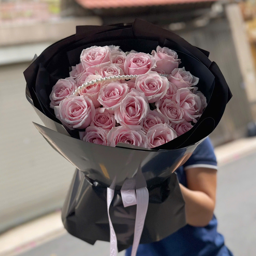 BÓ HOA HỒNG KEM DÂU - NĂM ẤY HOA NỞ TRĂNG VỪA TRÒN - BH138 6 BH138